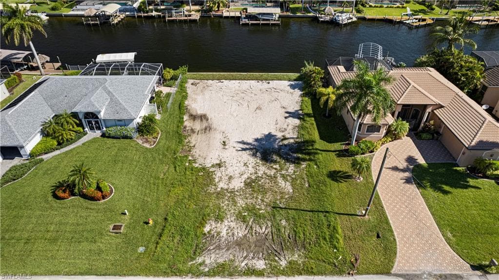 2811 37th TER CAPE CORAL, FL 33914