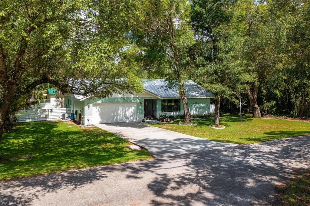 1152 WOOD DR LABELLE, FL 33935
