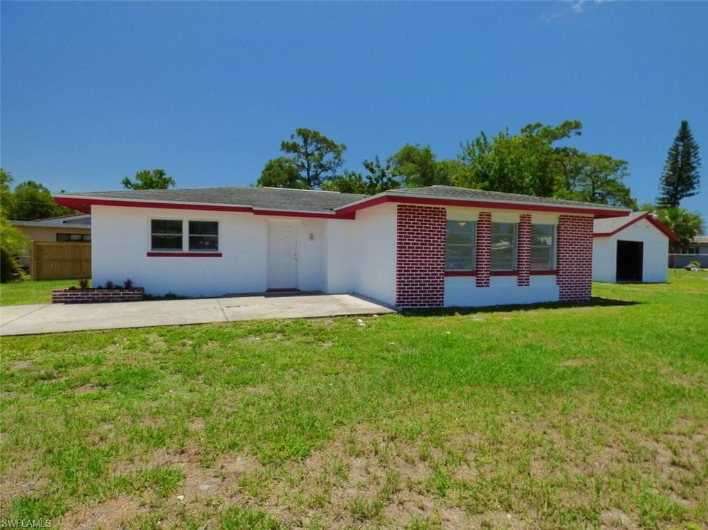 1447 Glick DR NORTH FORT MYERS, FL 33917
