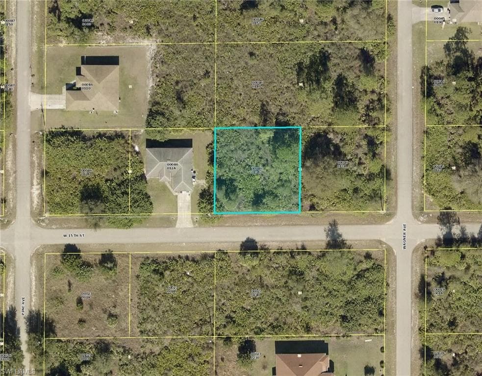 2002 W 15th ST LEHIGH ACRES, FL 33972