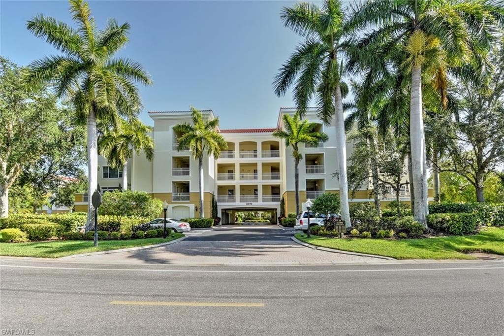 11090 Harbour Yacht CT 52B FORT MYERS, FL 33908