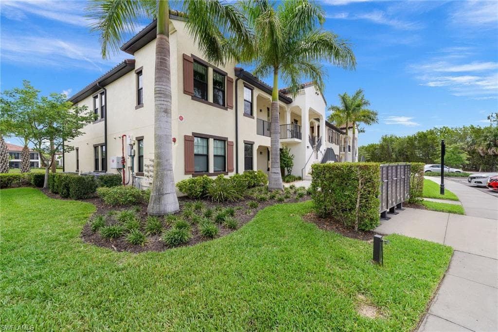 15102 PALMER LAKE CIR 101 NAPLES, FL 34109
