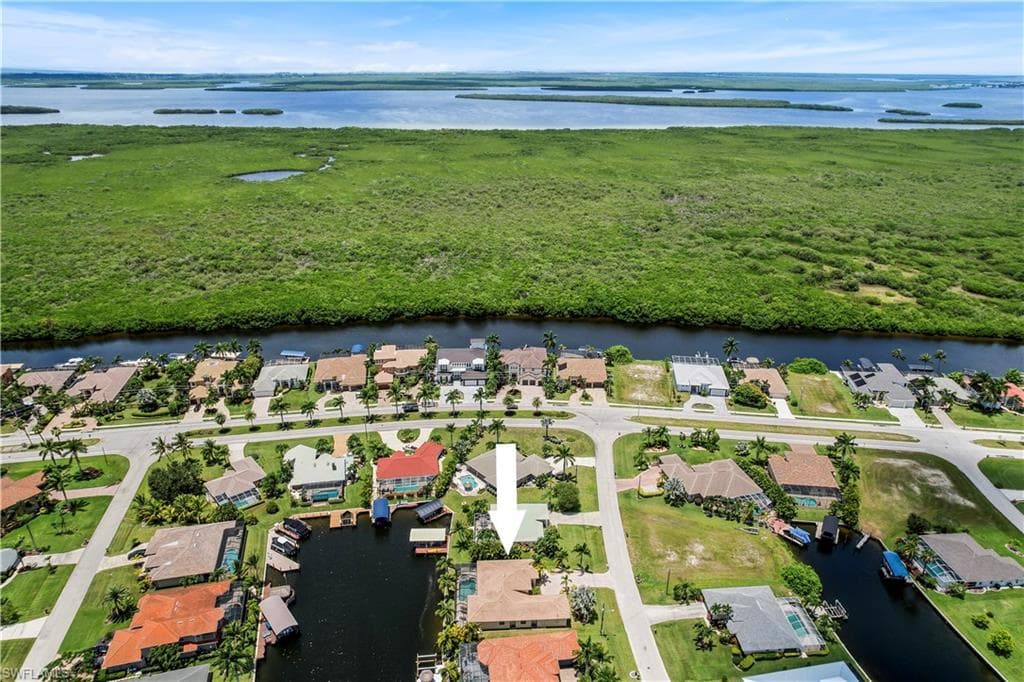 2922 SW 38th TER CAPE CORAL, FL 33914