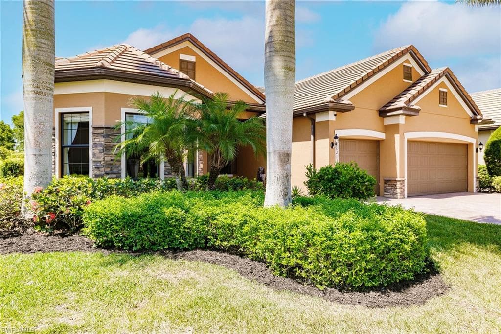 16213 Camden Lakes CIR NAPLES, FL 34110