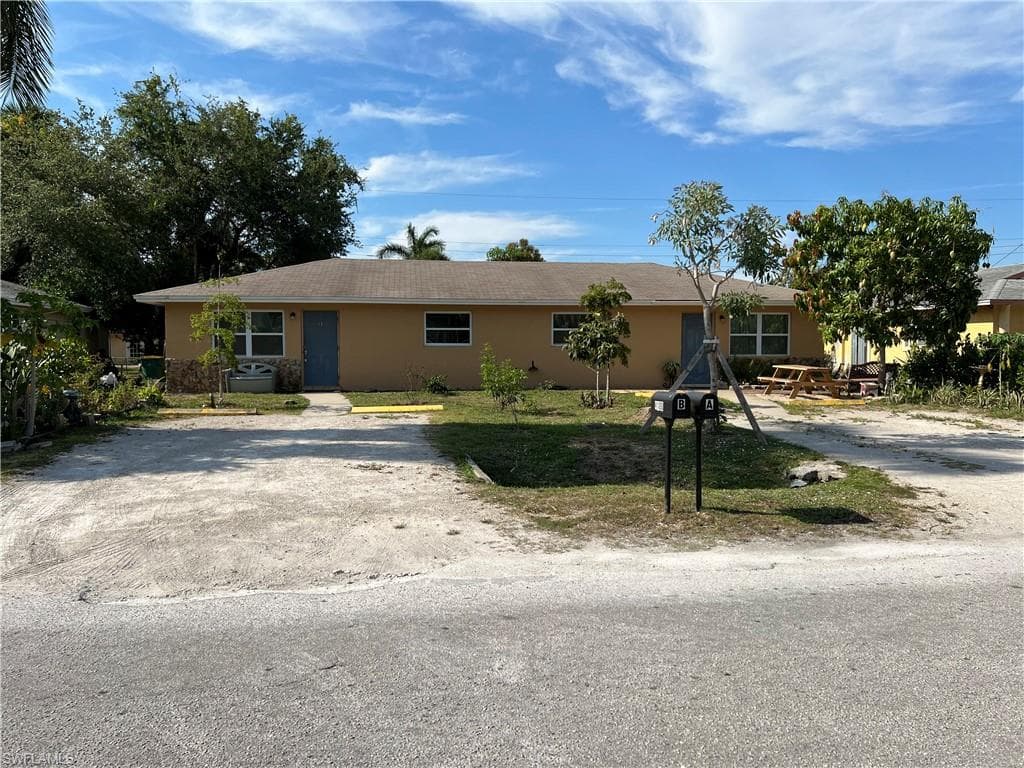 4109 Mindi AVE NAPLES, FL 34112