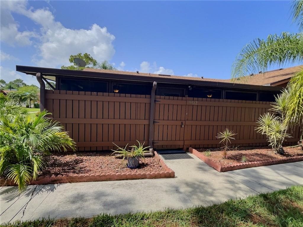 5612 Foxlake DR NORTH FORT MYERS, FL 33917