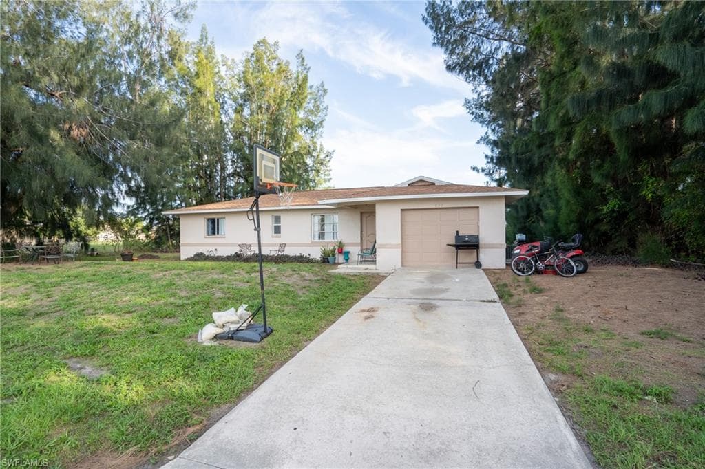 822 NE 18th ST CAPE CORAL, FL 33909