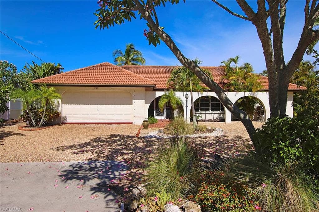 947 Lindgren BLVD SANIBEL, FL 33957