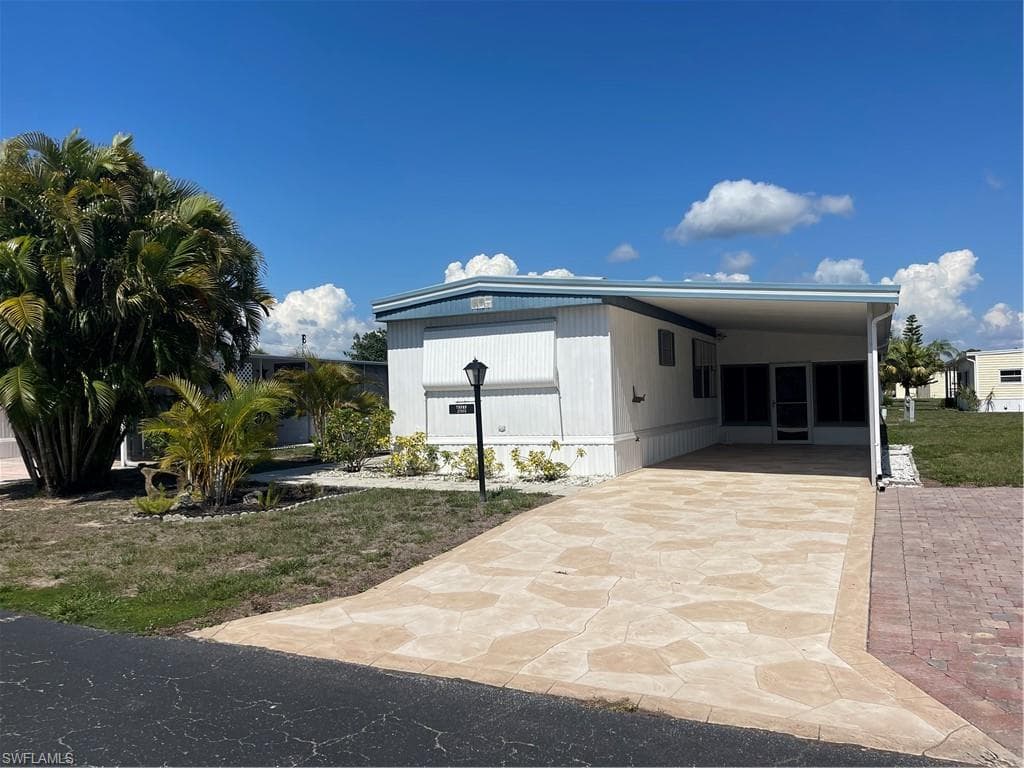 27573 Hale DR BONITA SPRINGS, FL 34135