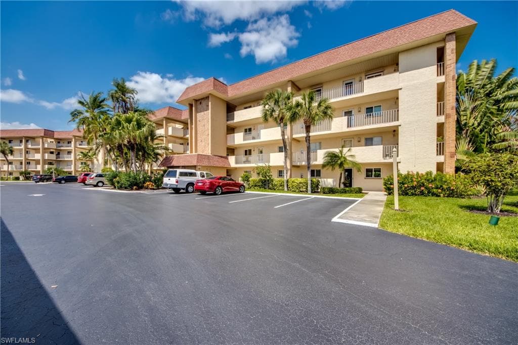 4289 Mariner WAY 313 FORT MYERS, FL 33919