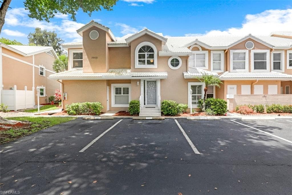 3900 Leeward Passage CT 201 BONITA SPRINGS, FL 34134