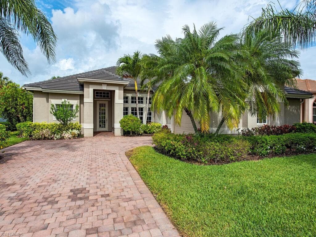 9013 Maverick CT NAPLES, FL 34113