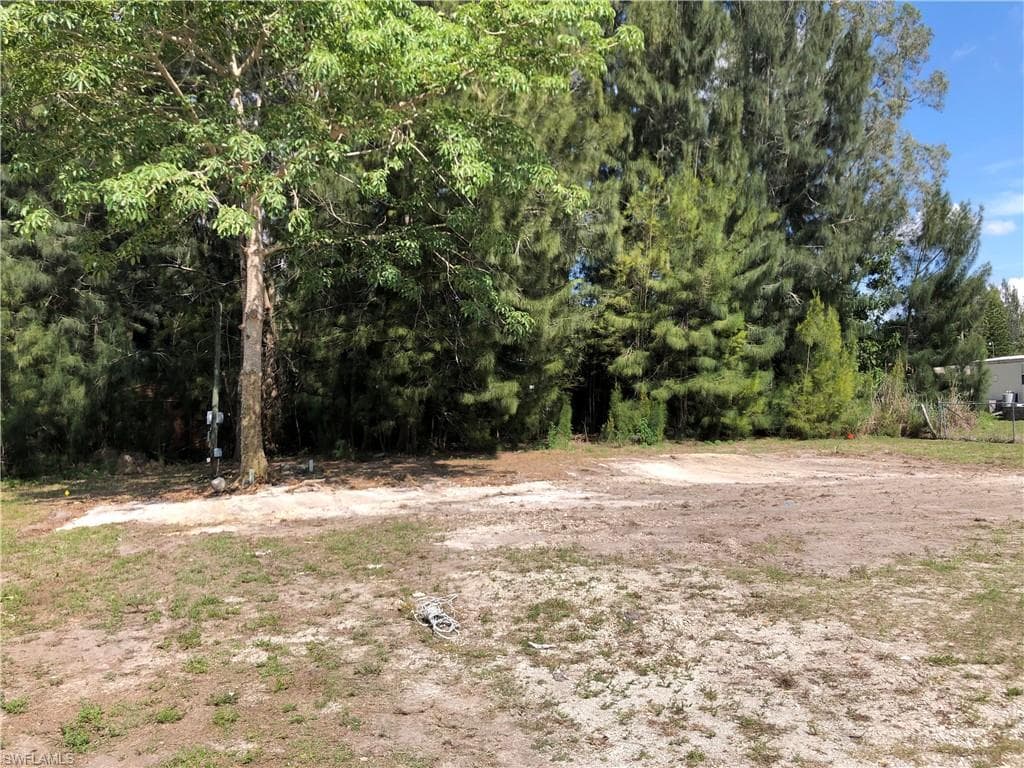 8105 Penny DR NORTH FORT MYERS, FL 33917