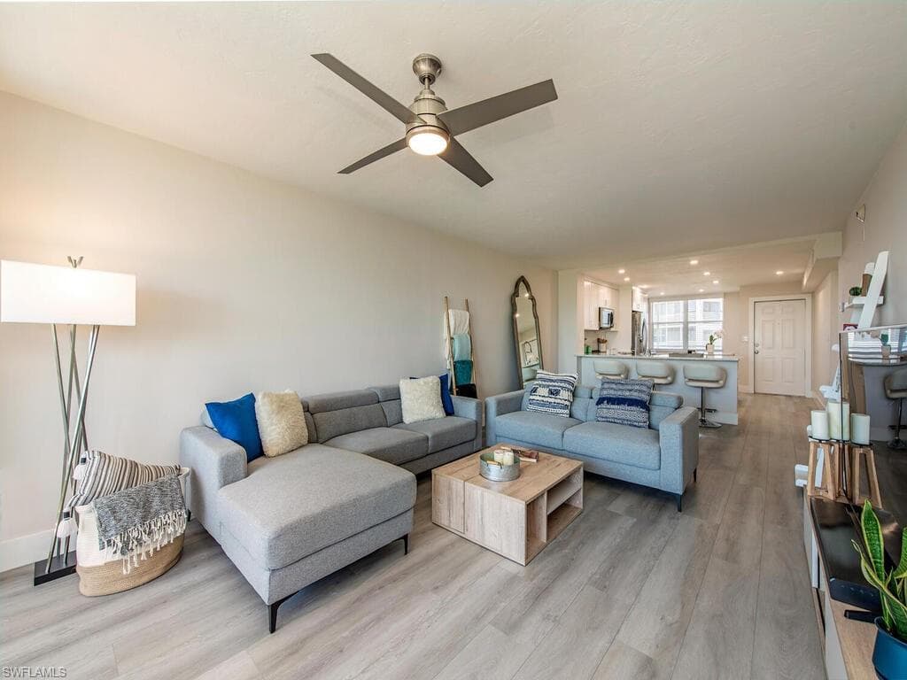 270 Naples Cove DR 3604 NAPLES, FL 34110