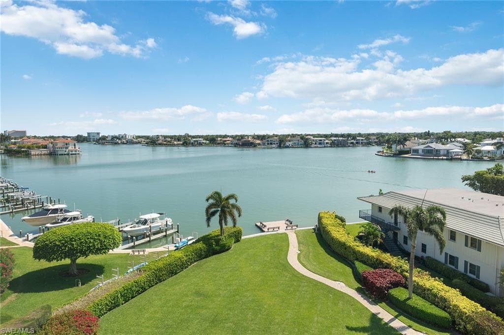 3420 Gulf Shore BLVD N 62 NAPLES, FL 34103