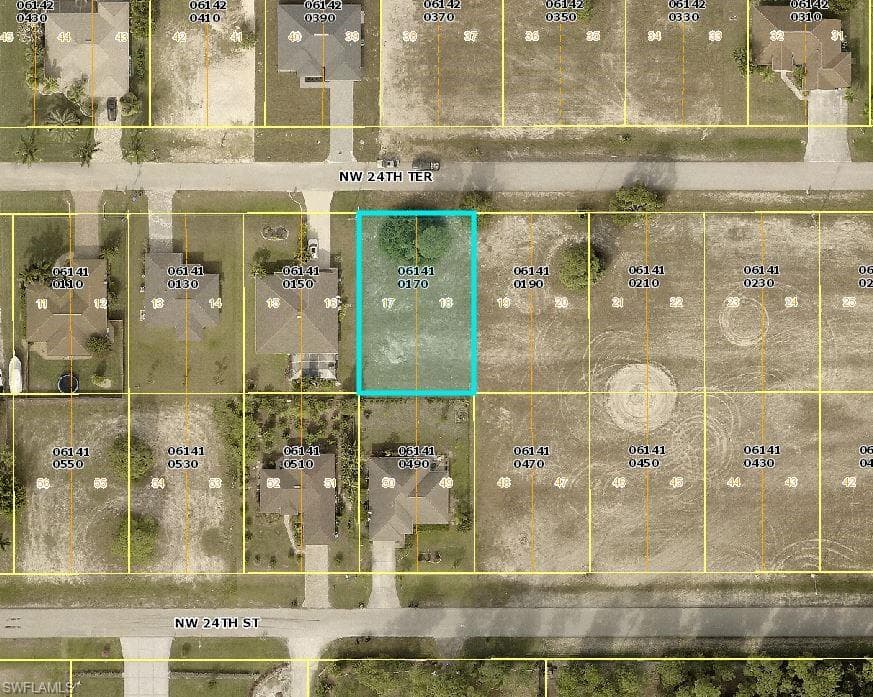 2504 24th TER CAPE CORAL, FL 33993