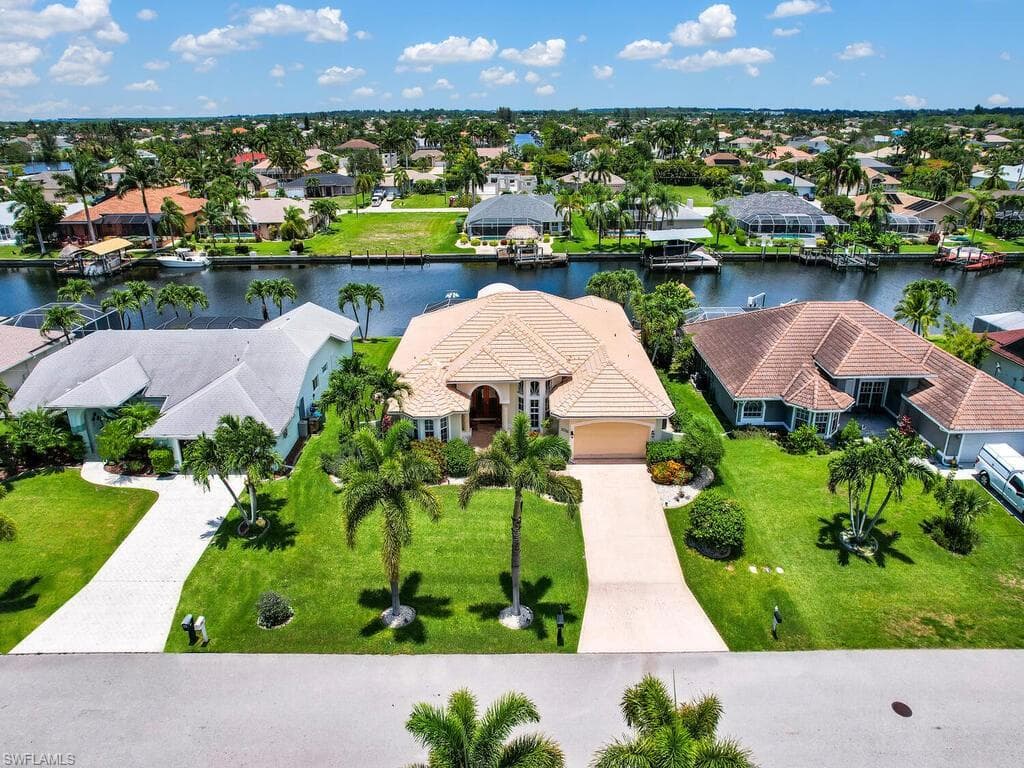 2701 SW 37th ST CAPE CORAL, FL 33914