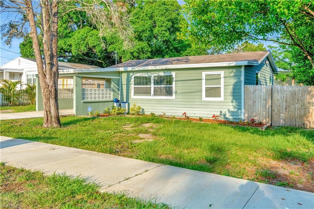 9208 27th ST TAMPA, FL 33612