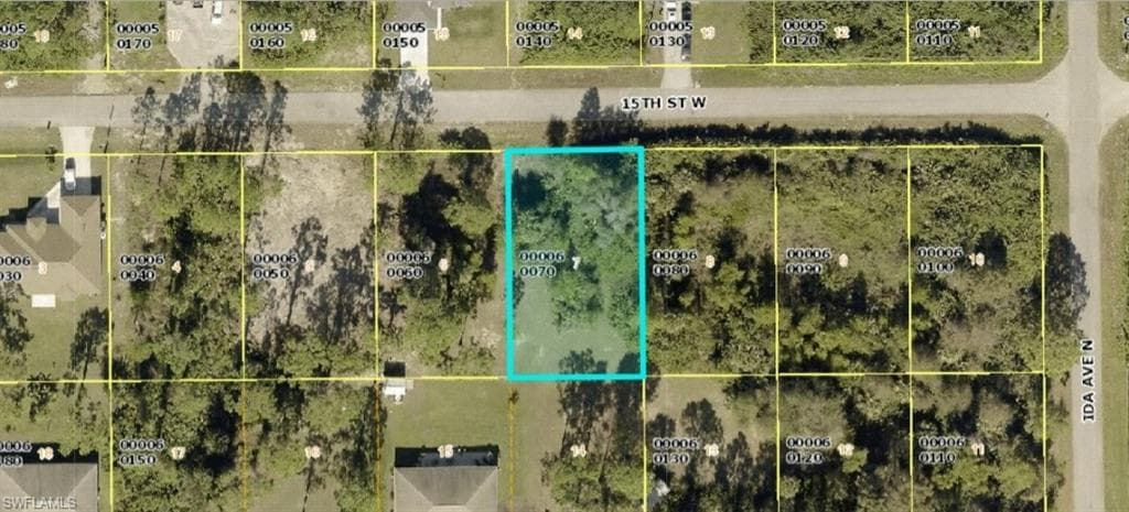 2907 15th ST W LEHIGH ACRES, FL 33971
