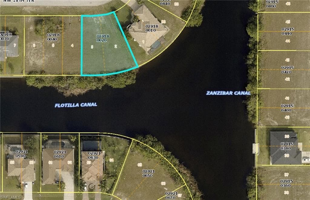 902 NW 18th TER CAPE CORAL, FL 33993