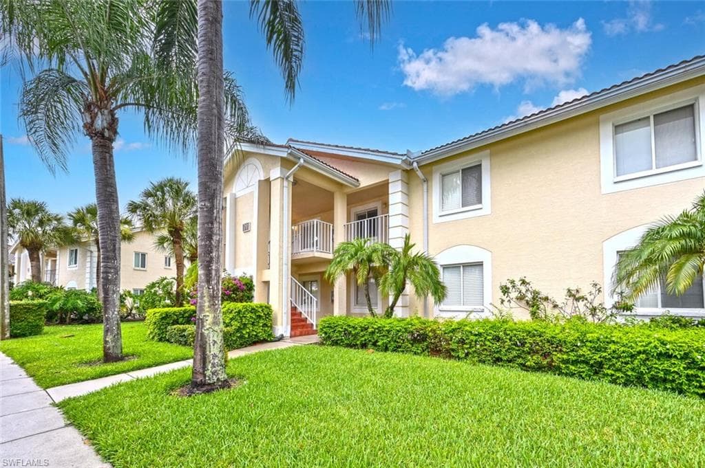 7818 Emerald CIR E-201 NAPLES, FL 34109