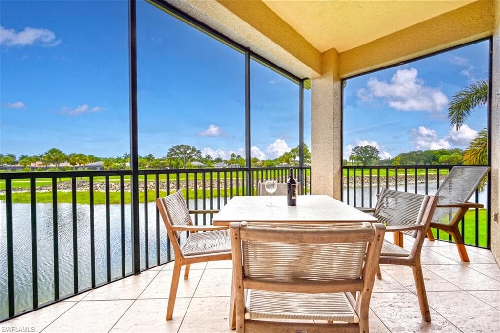 4727 Stratford CT 2004 NAPLES, FL 34105