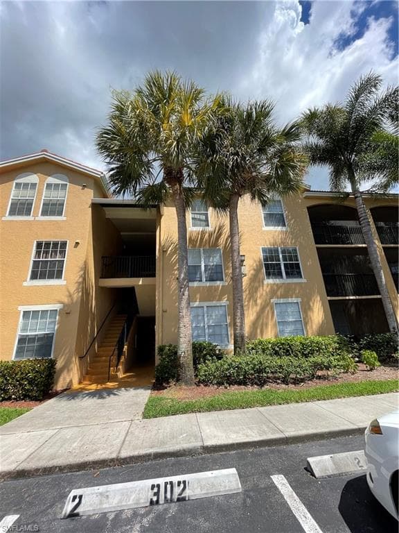 8635 River Homes LN 2302 BONITA SPRINGS, FL 34135