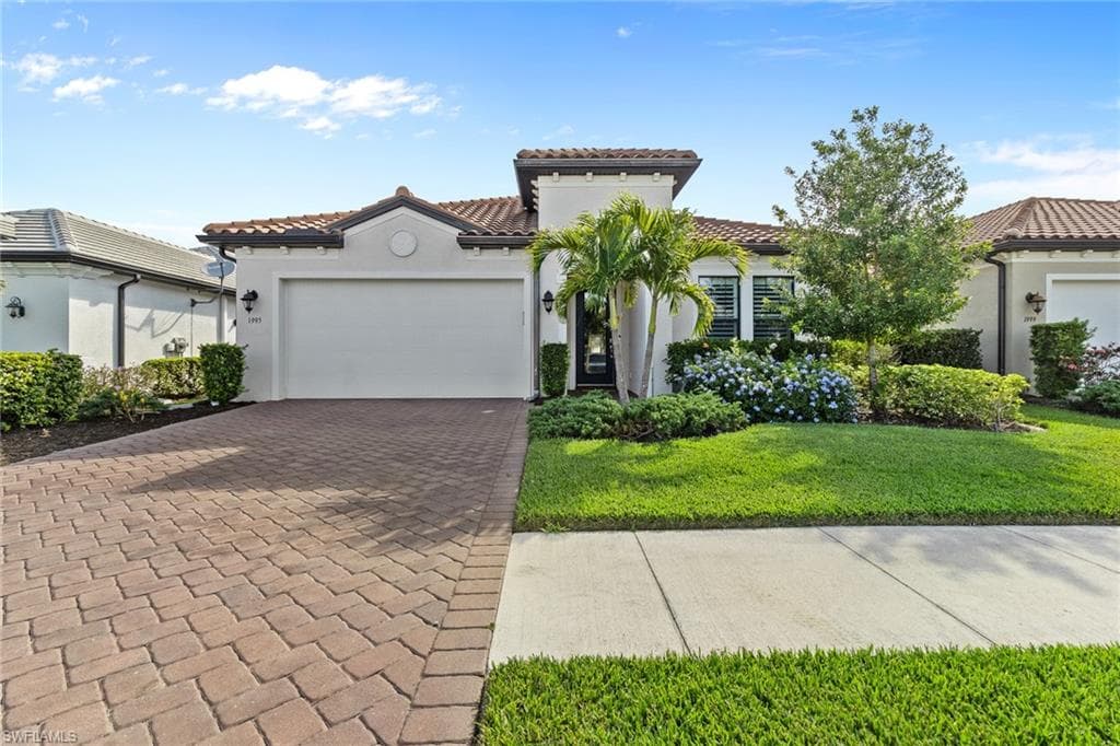 1995 Mustique ST NAPLES, FL 34120