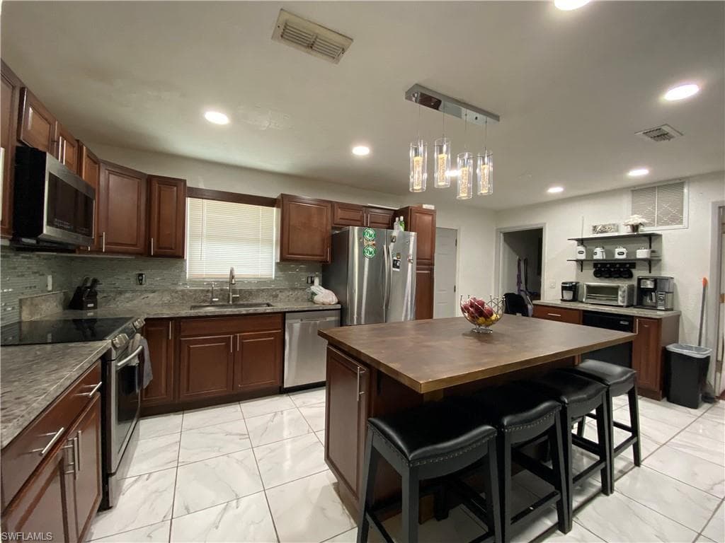 1816 S Markley CT FORT MYERS, FL 33916