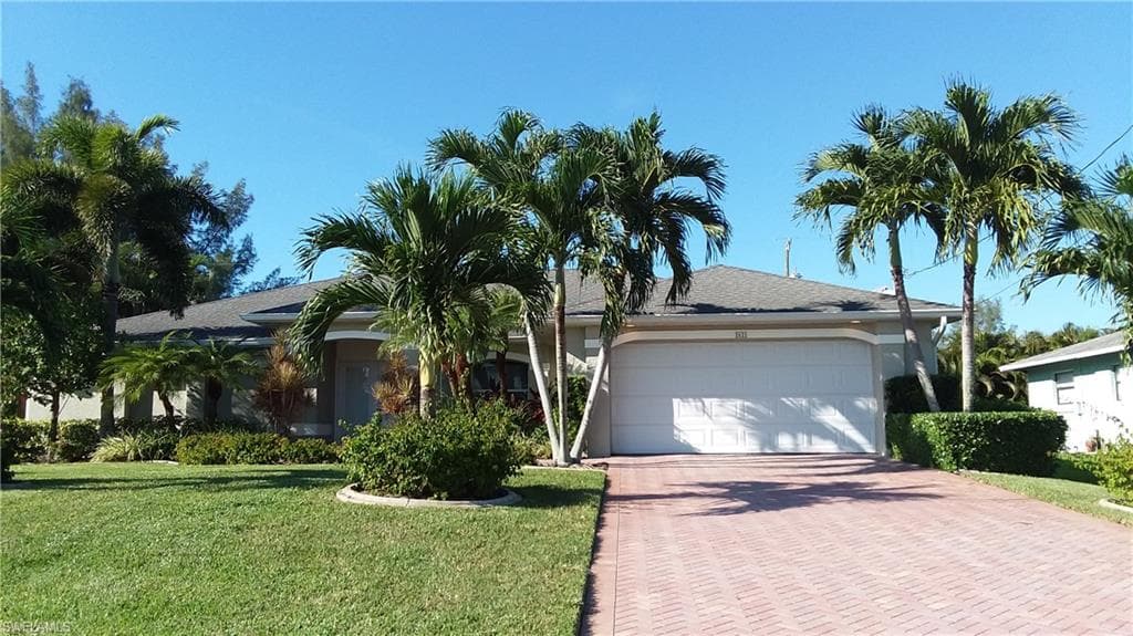 2621 SW 32nd LN CAPE CORAL, FL 33914