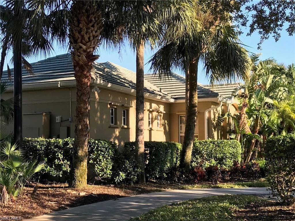 6466 Birchwood CT NAPLES, FL 34109