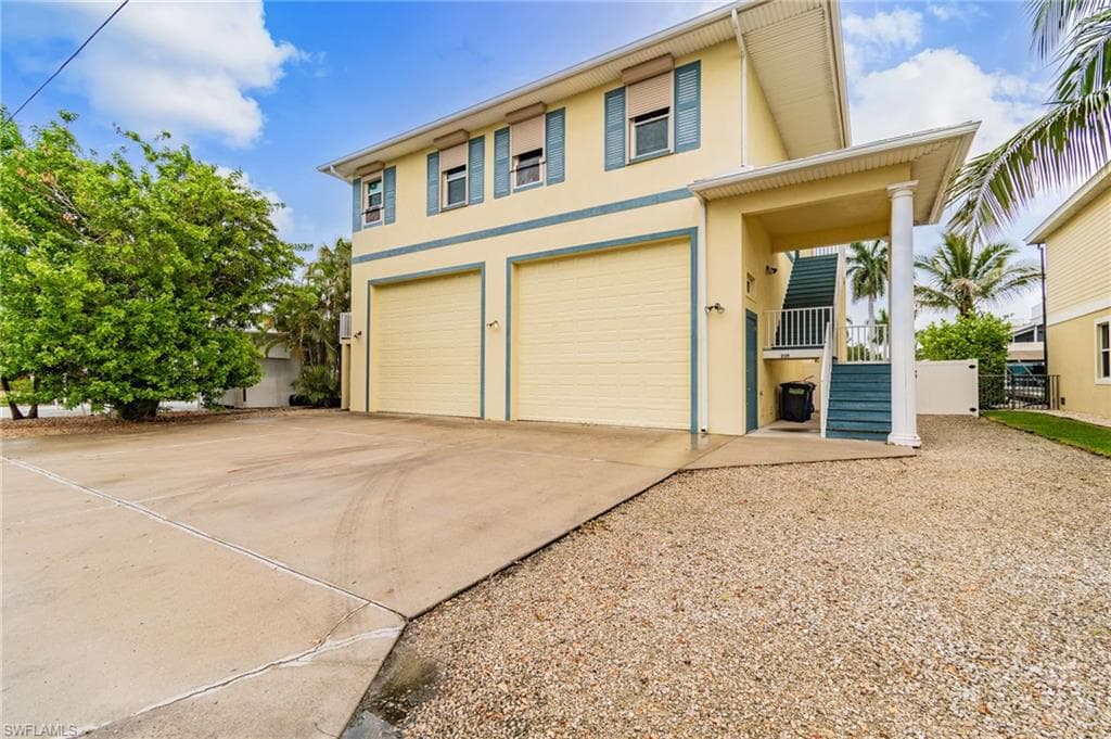 239 Driftwood LN FORT MYERS BEACH, FL 33931