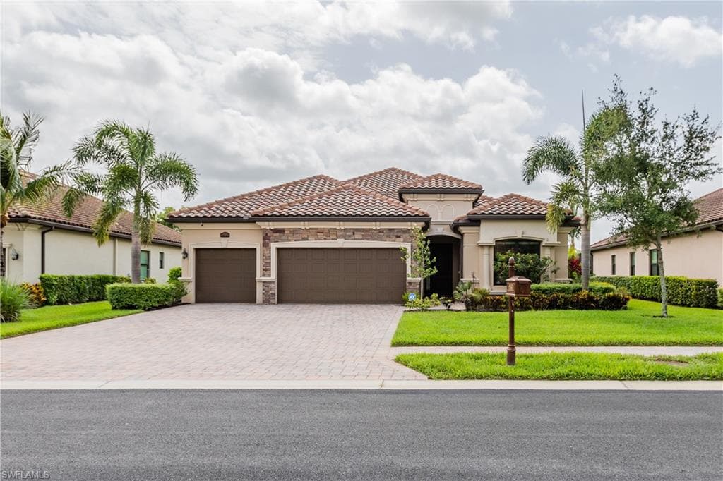 9360 Vercelli CT NAPLES, FL 34113