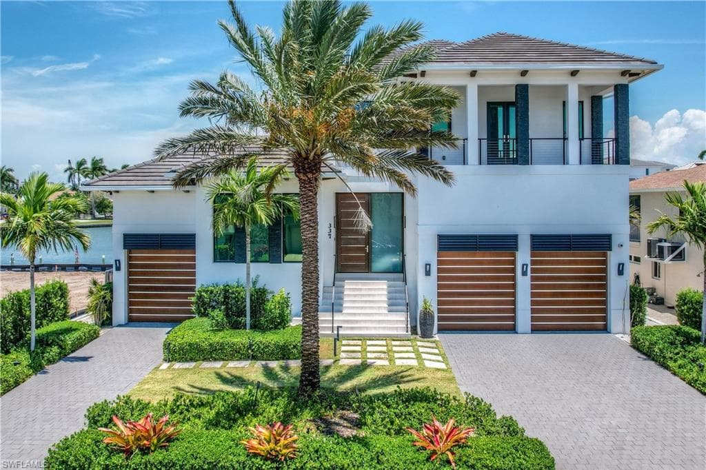 337 Trade Winds AVE NAPLES, FL 34108