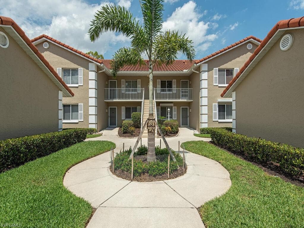 5851 Cobblestone LN H204 NAPLES, FL 34112