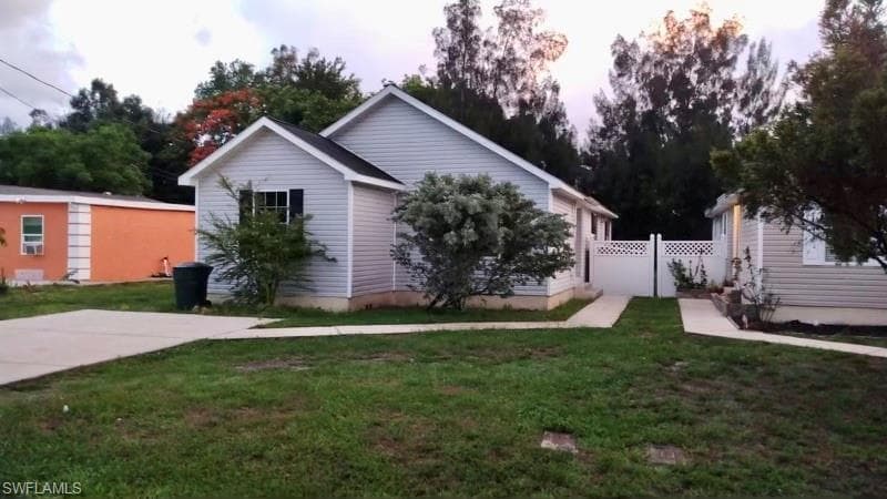 96 Diana AVE FORT MYERS, FL 33905