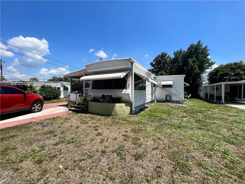 150 Flame LN NORTH FORT MYERS, FL 33917