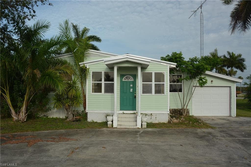 315 Copeland AVE N EVERGLADES CITY, FL 34139