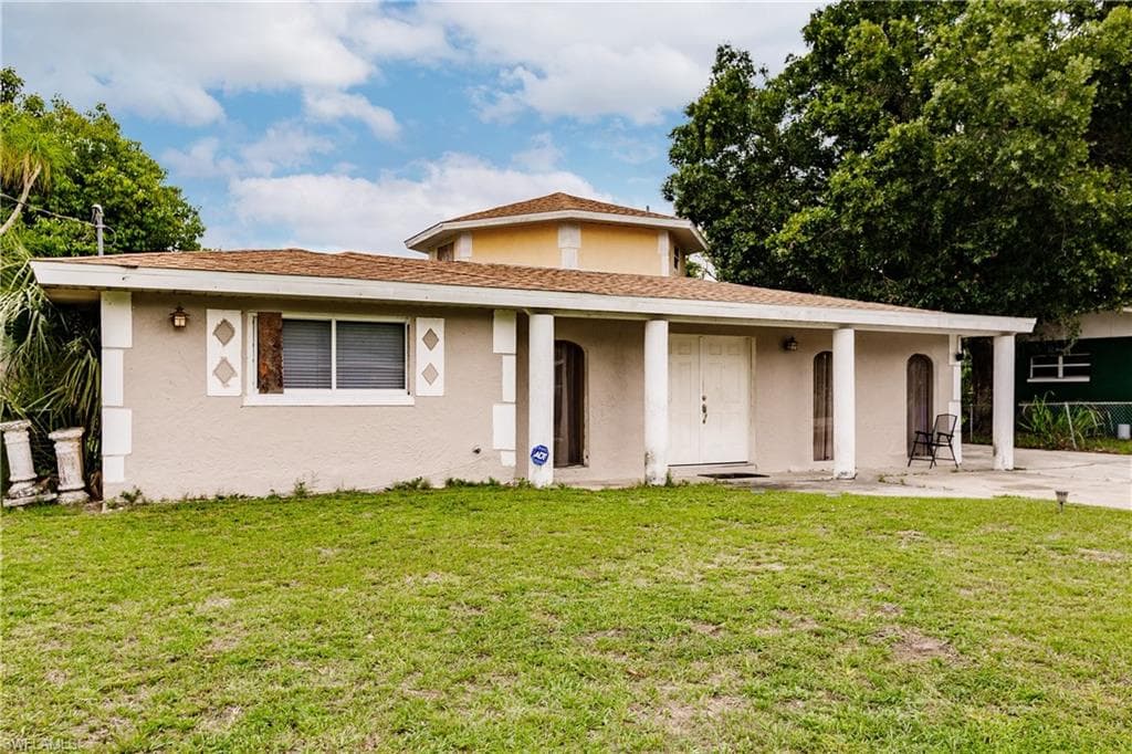 1563 Lockwood DR FORT MYERS, FL 33916