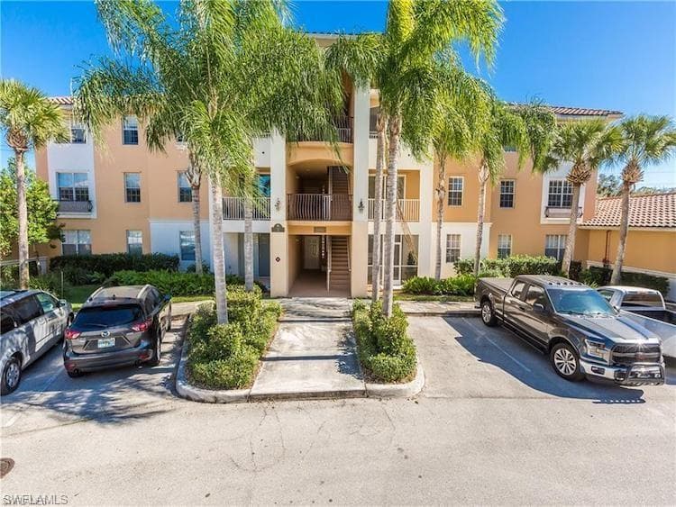 2913 Tuscan DR 304 CAPE CORAL, FL 33909