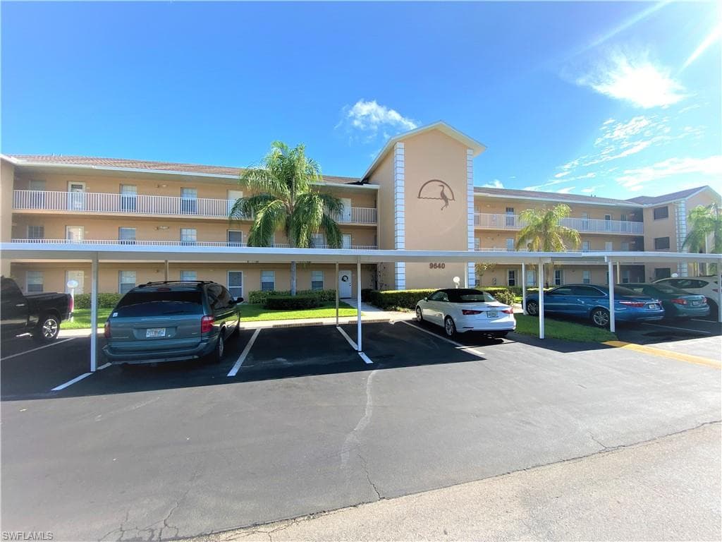 9640 Victoria LN C-305 NAPLES, FL 34109