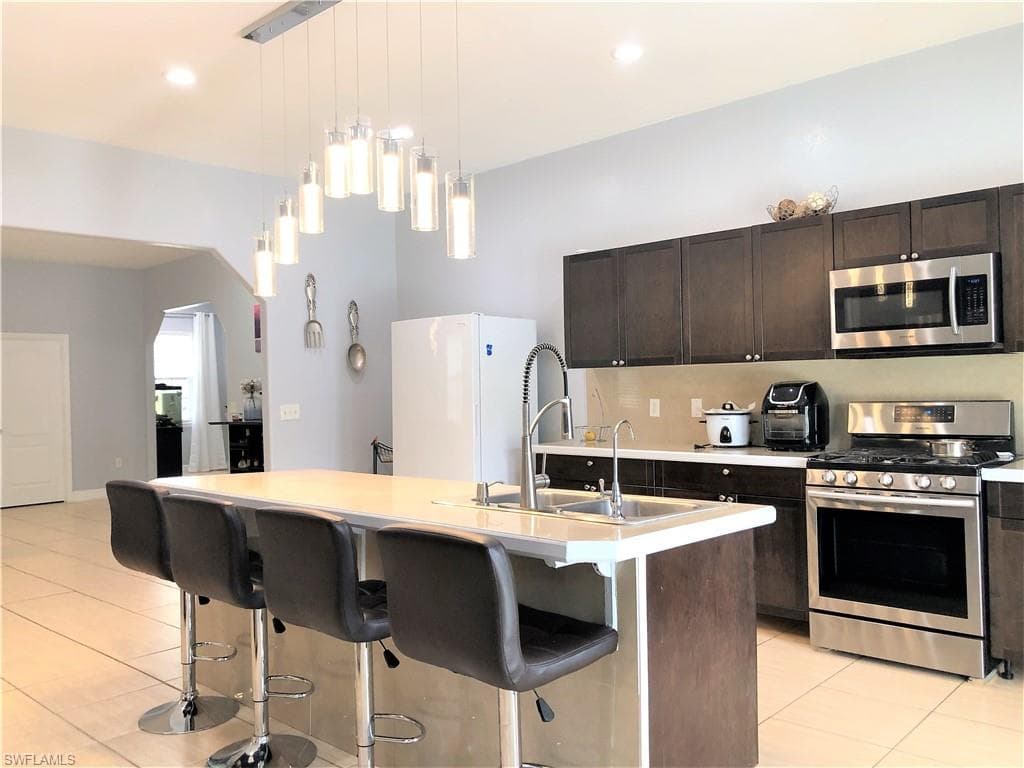 512 Avenida Del Sur CLEWISTON, FL 33440