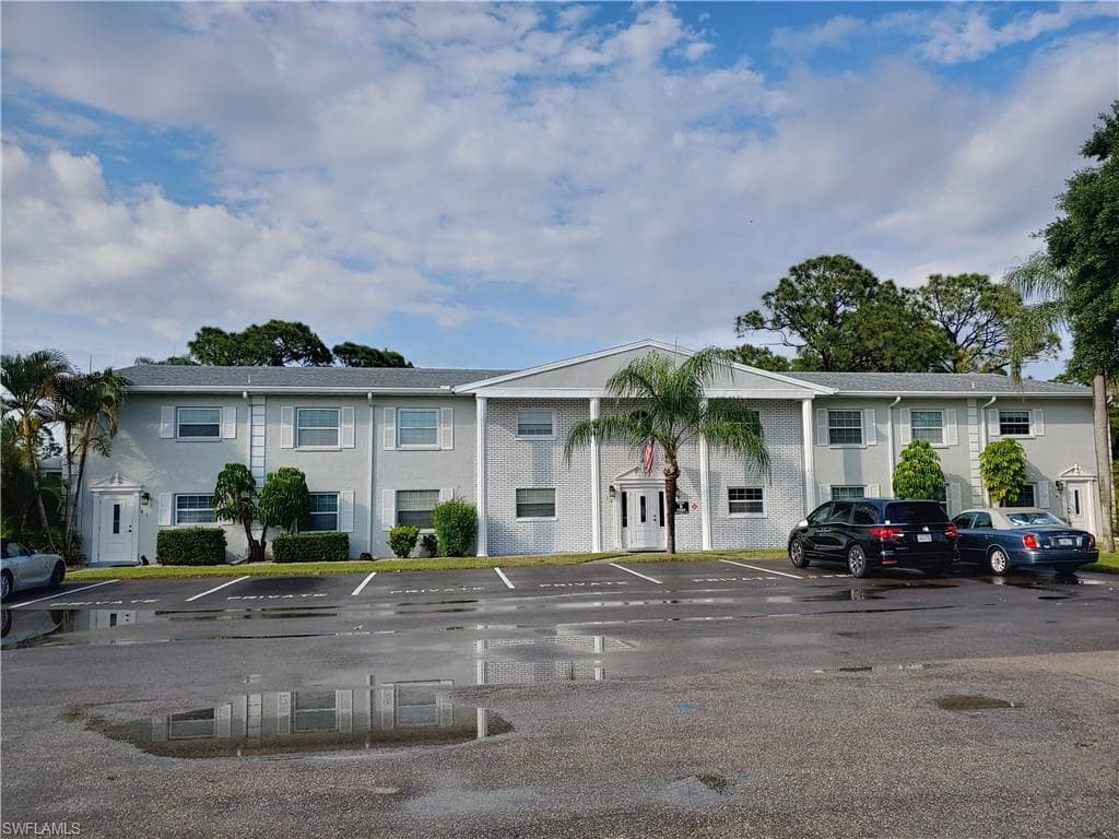 7056 Nantucket CIR B2 NORTH FORT MYERS, FL 33917