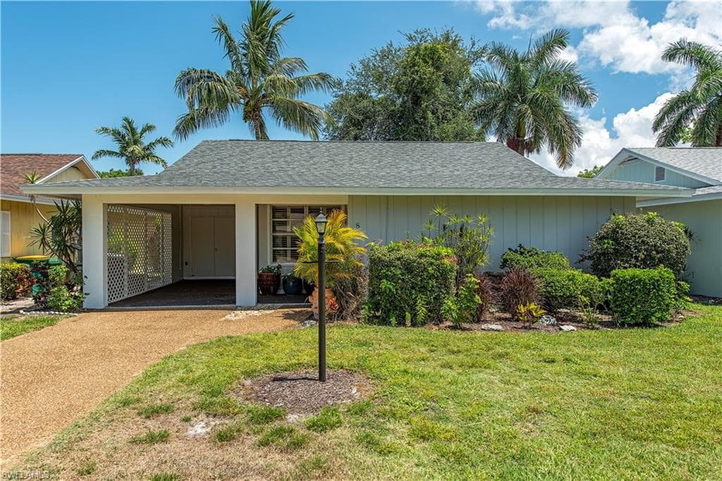 8 Crooked LN 4 NAPLES, FL 34112
