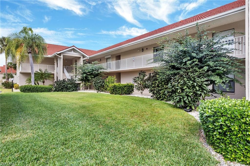 9635 Eaton Gardens LN 204 FORT MYERS, FL 33919