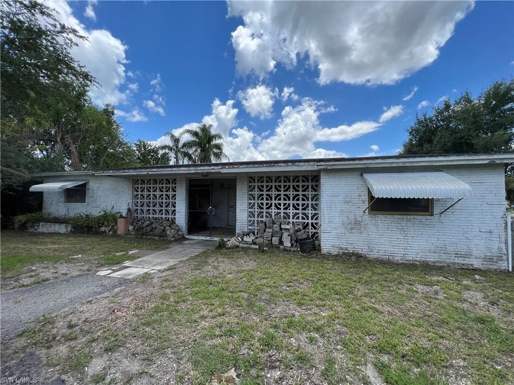 1419 Euclid AVE NORTH FORT MYERS, FL 33917