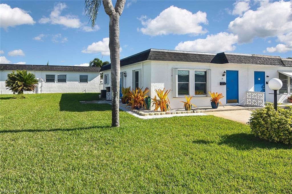 21 Temple CT LEHIGH ACRES, FL 33936