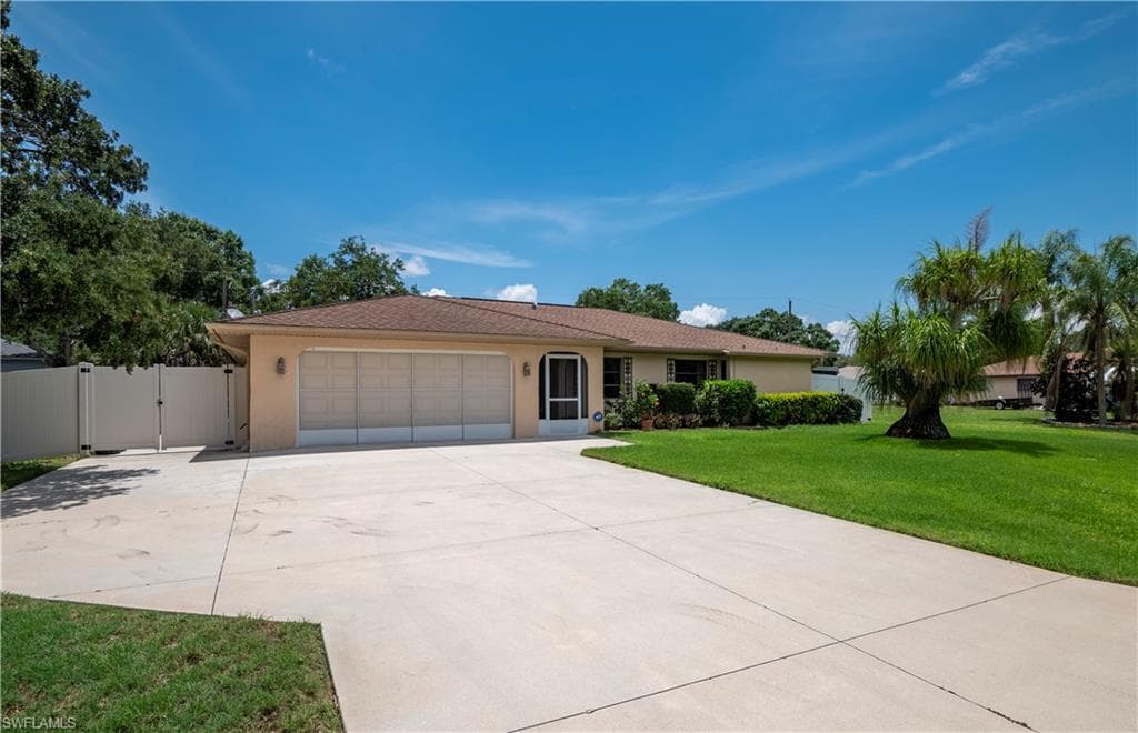 360 Kensington ST PORT CHARLOTTE, FL 33954