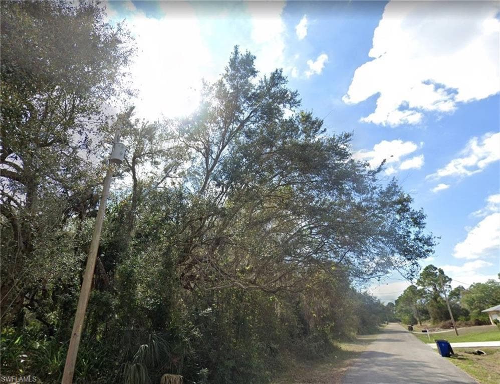 3917 37th ST SW LEHIGH ACRES, FL 33976