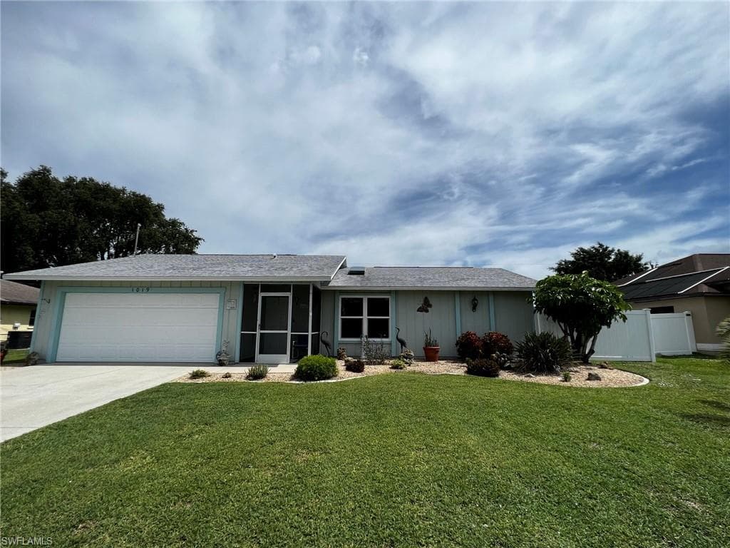 1019 SE 27th TER CAPE CORAL, FL 33904